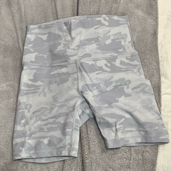 Lululemon Wunder Under Short (hemmed) - Picture 3 of 5